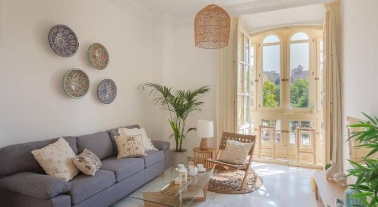 Fully equipped rental apartment with hot tub & terrace | Close to Alcazaba of Málaga | Pets are welcome in Málaga