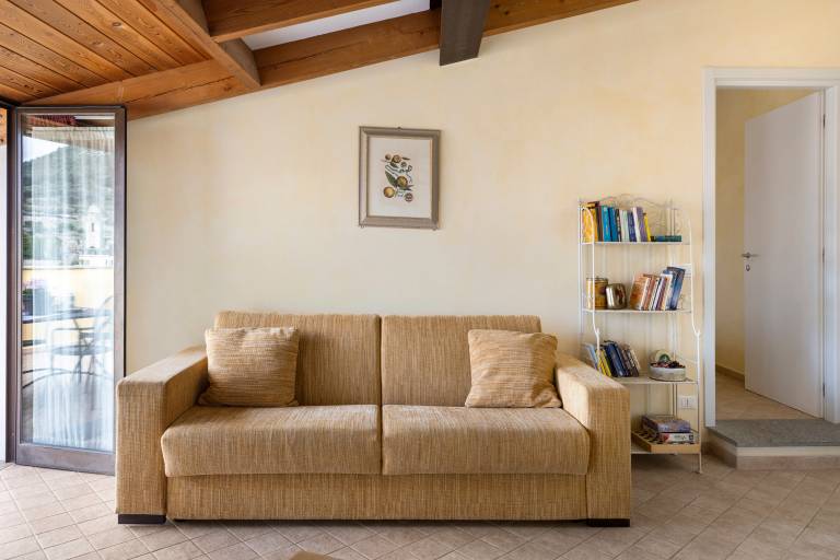 Apartment 'Mandarino Agriturismo La Ferla' with Sea View, Private Terrace and Air Conditioning — photo 3