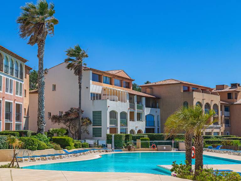 Apartment with terrace & pool | Sea view — photo 5