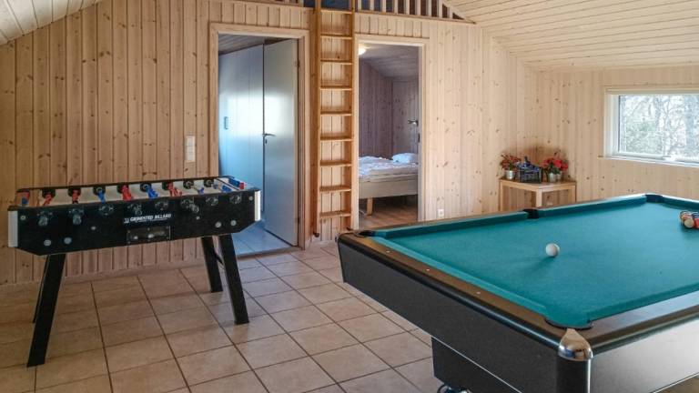 Child-friendly spacious house with hot tub, yard & sauna | Pet-friendly — photo 2