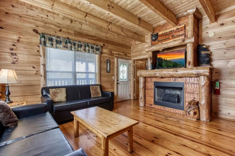 Cabin with private pool — photo 3