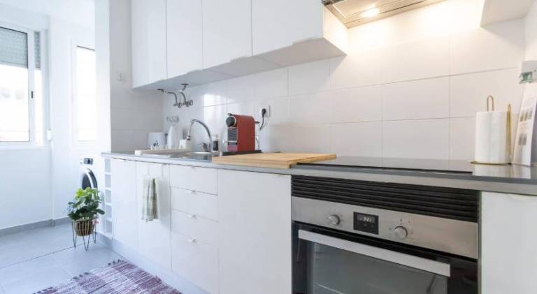 Serene 2-bedroom flat with garden view in Benfica — photo 5