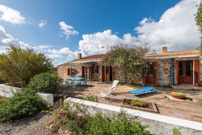 Charming Holiday Home “Dimora tipica Carlofortina” with Sea View, Mountain View & Terrace — photo 2