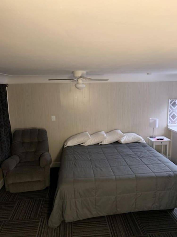 Motel North East