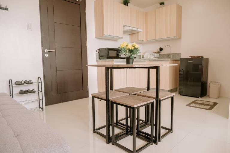 Family-oriented pleasant rental apartment with pool | Pet-friendly — photo 3