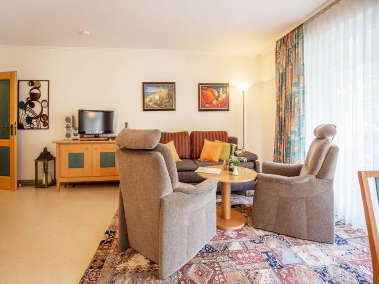 Komfort Ferienwohnung mit 1 Schlafzimmer und Balkon im Obergeschoss in Binz