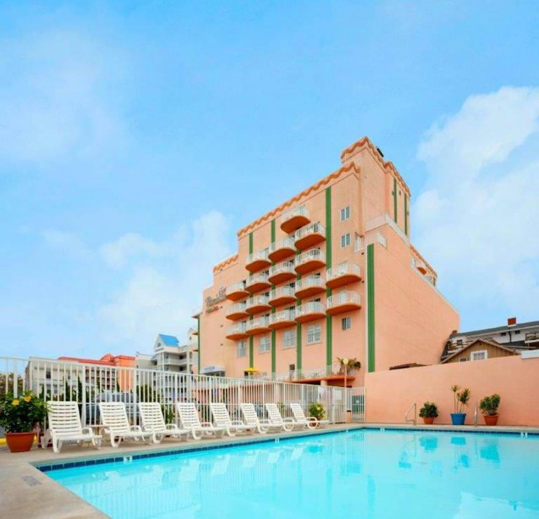 Paradise Plaza Inn — photo 2