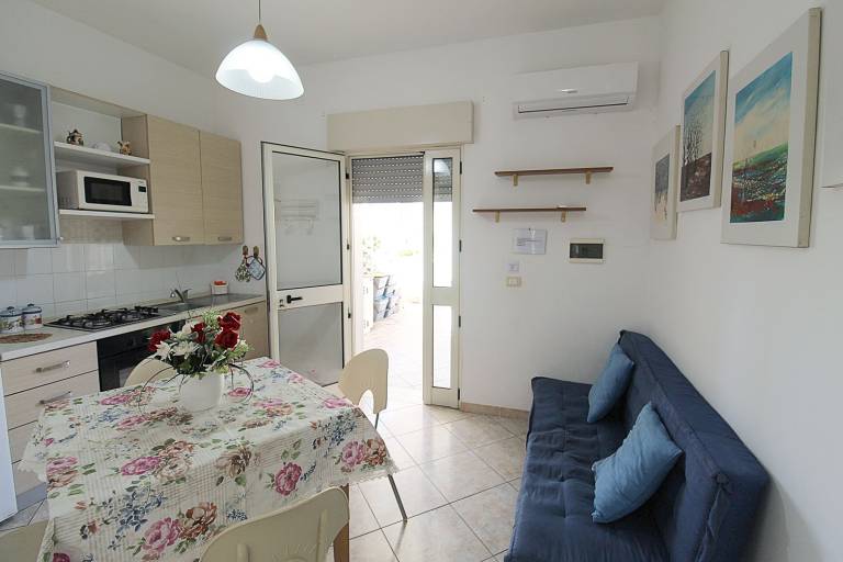 House with 2 rooms for 4 persons — photo 5