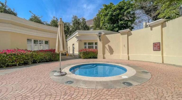 Apartment with patio, pool & garden — photo 3