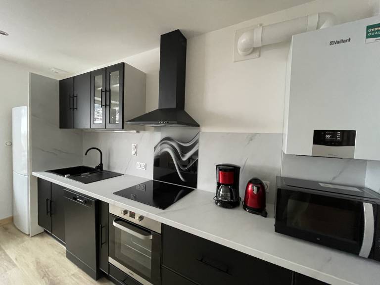 Family-friendly ample condo | Mountain view | Suitable for remote work | Pets are welcome — photo 3