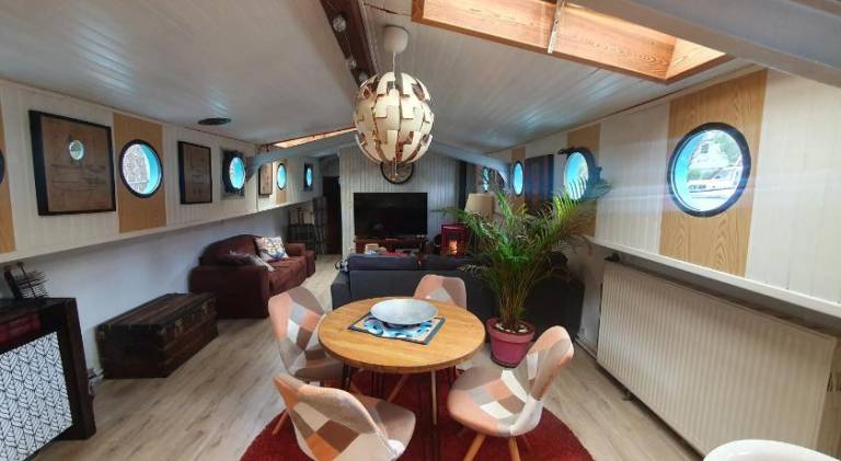 Beautiful boat with grill & patio | Good for workation | Pet-friendly — photo 2