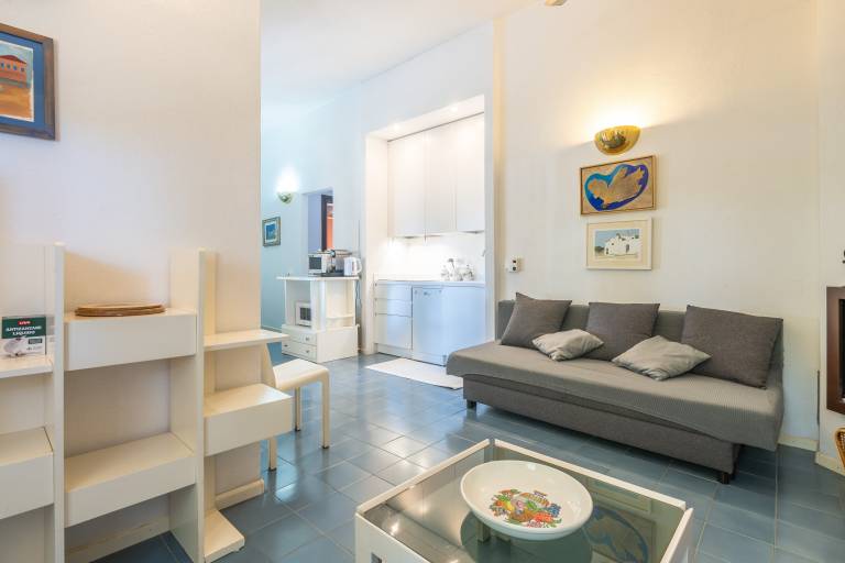Fully equipped rental apartment with patio | Garden view | Beach nearby | Perfect for remote work | Pets allowed — photo 4