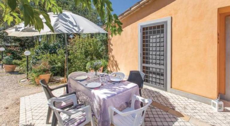 Holiday apartment with yard, private pool & patio | Suitable for remote work — photo 4