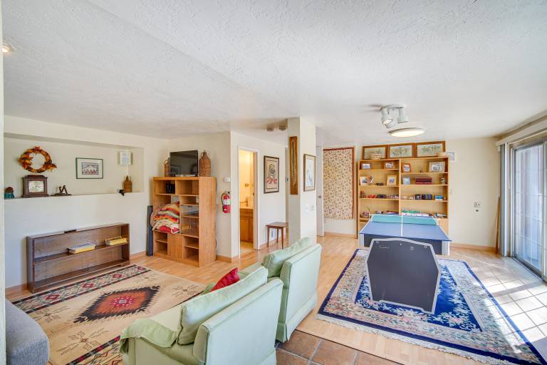 Quaint Big Bear Home w/ Hot Tub: 4 Mi to Skiing! — photo 3