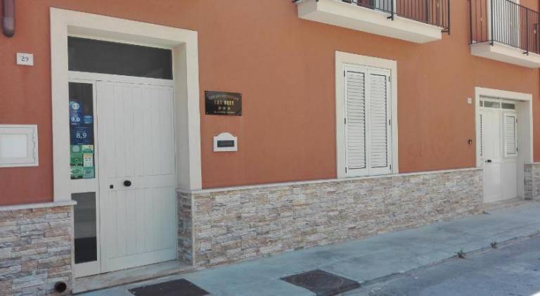 THE BEST ROOMS & APARTMENTS - Parcheggia gratis sotto casa ed entra - — photo 5