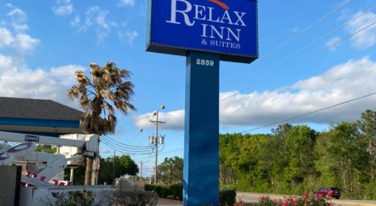 Relax Inn & Suites in Angleton, TX