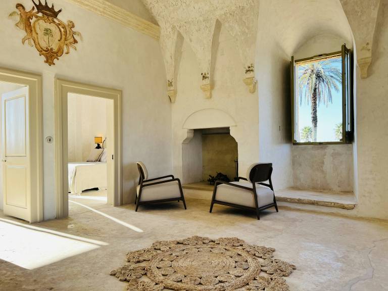 Medieval tower villa with pool in Salento — photo 4