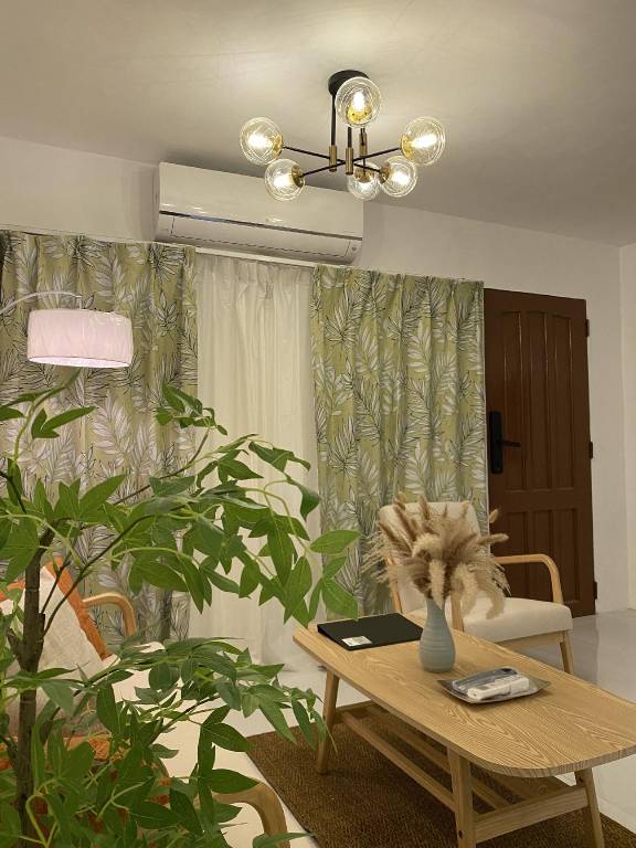 Charming house with hot tub & grill | Perfect for remote work | Pets allowed in Angeles City
