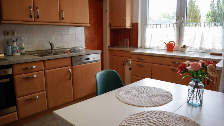 Fully equipped holiday apartment with patio & garden | Pet-friendly — photo 3