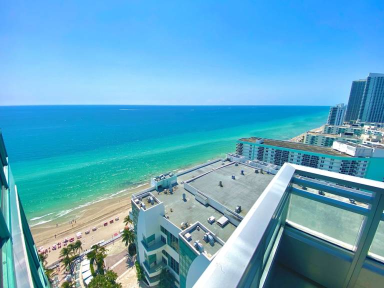 Resort  Hallandale Beach