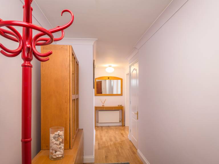 Cottage with 2 rooms for 4 persons — photo 3
