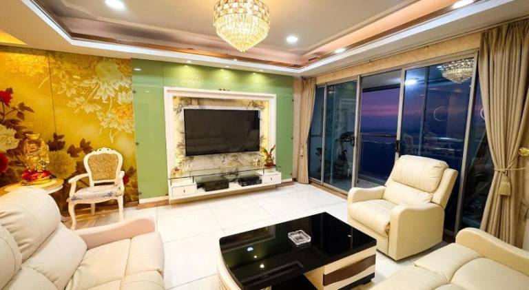 Holiday apartment with pool in Manila