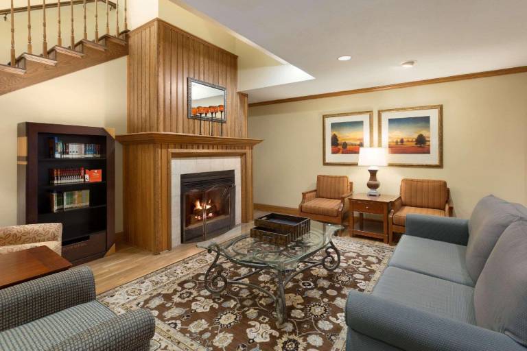 Country Inn & Suites by Radisson, Rochester, MN — photo 2