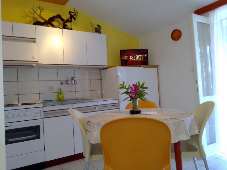 Apartment with BBQ, patio & garden | Pets are welcome — photo 3