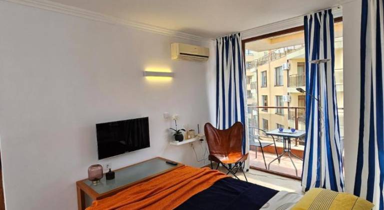 Holiday apartment with pool — photo 2