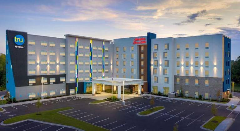 Tru by Hilton Charlotte Airport Lake Pointe in Charlotte, NC