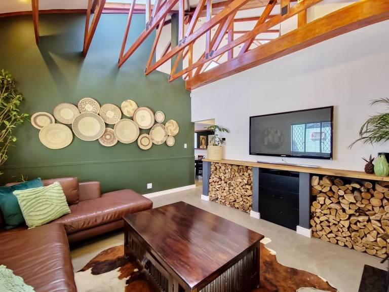 Villa with barbecue, pool & garden | Close to District Six Museum — photo 5