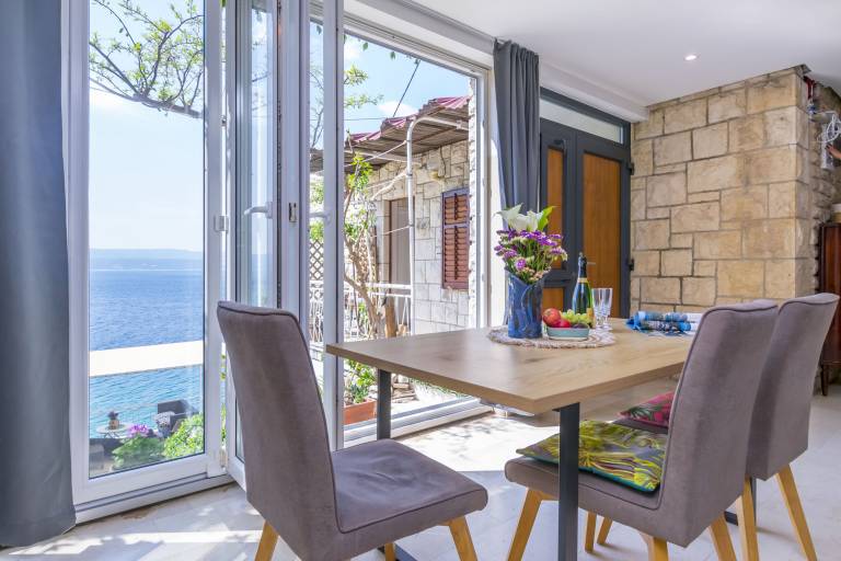 Fully equipped holiday apartment with terrace | Sea view | Next to the beach | Pet-friendly — photo 2