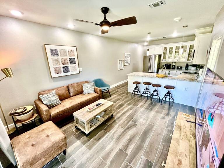 Condo Gruene