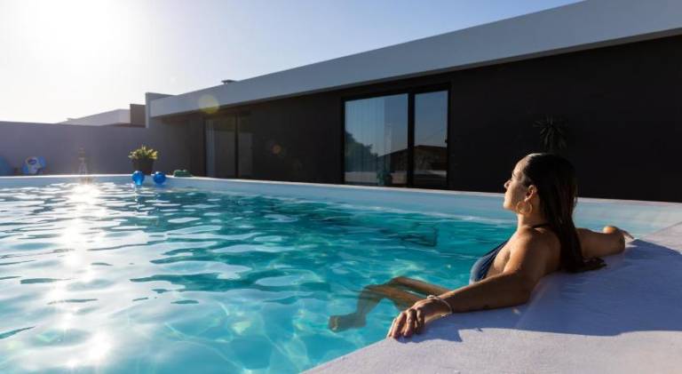 Charming villa with pool & jacuzzi | Pets are welcome in Ponta Delgada