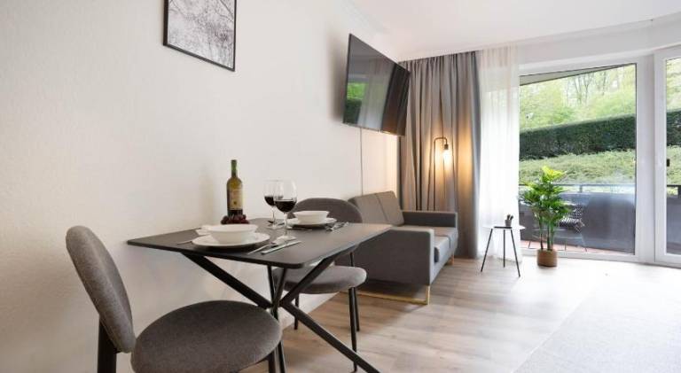 Nice holiday apartment with pool, patio & yard | Perfect for remote work | Pets allowed — photo 3