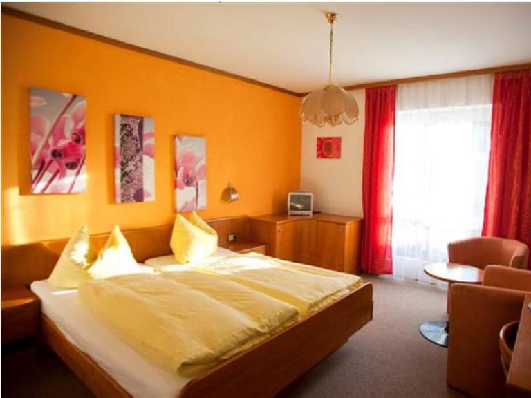 Hotel Almrausch (DE Bad Reichenhall) - Nickolai Andrea - 505370 — photo 5