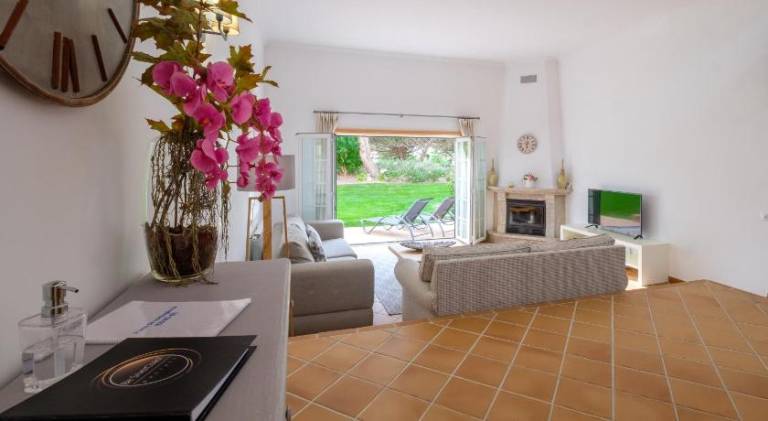 Nice house with barbeque, pool & yard | Dogs allowed in Óbidos