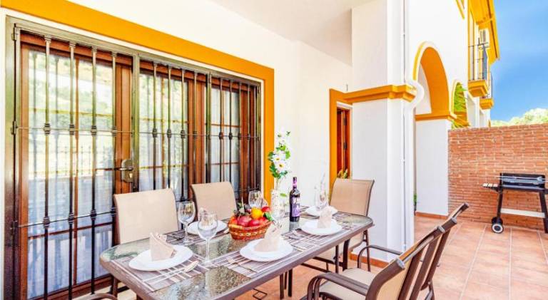 Fully equipped lovely vacation home with patio, private pool & barbecue | Pets are welcome — photo 3