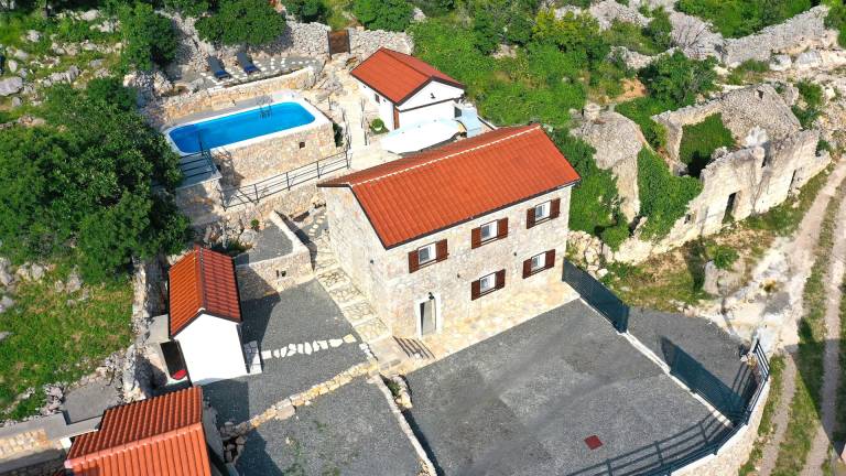 Villa with garden, private pool & patio — photo 2