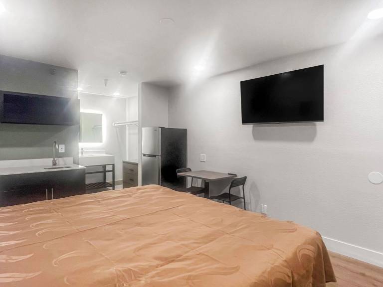 Value Suites Extended Stay — photo 5