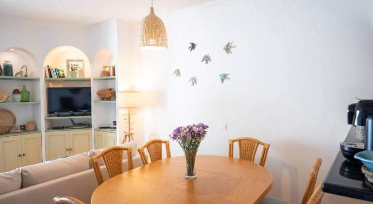 Fully equipped house with private pool, terrace & hot tub | Perfect for remote work | Pets allowed — photo 4