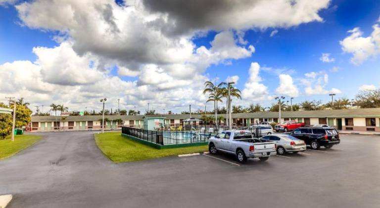 Budget Host Inn Florida City — photo 4