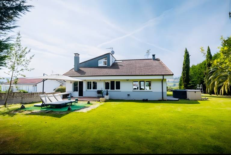 Holiday Home 'Romeo' with Mountain Views, Private Pool and Wi-Fi — photo 2