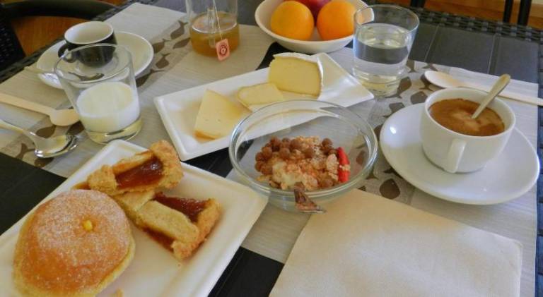 Serviced apartment with 2 rooms for 127 persons — photo 5