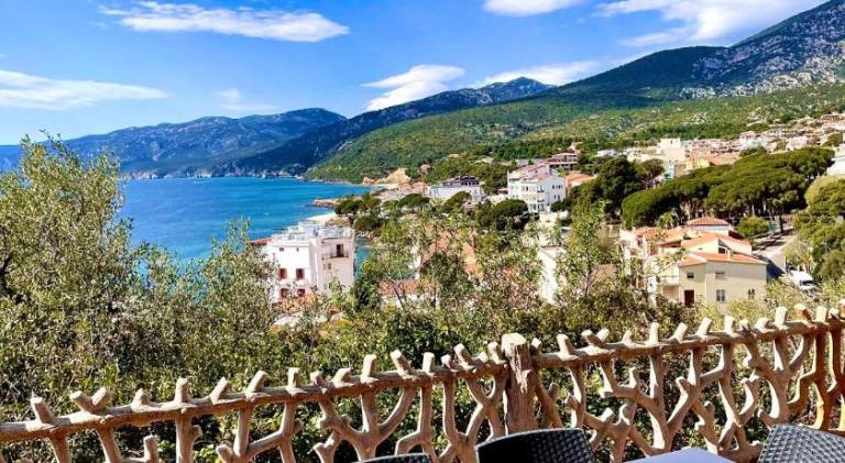Holiday apartment with 3 rooms for 6 persons in Dorgali