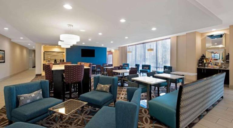 La Quinta Inn & Suites by Wyndham West Monroe — photo 2