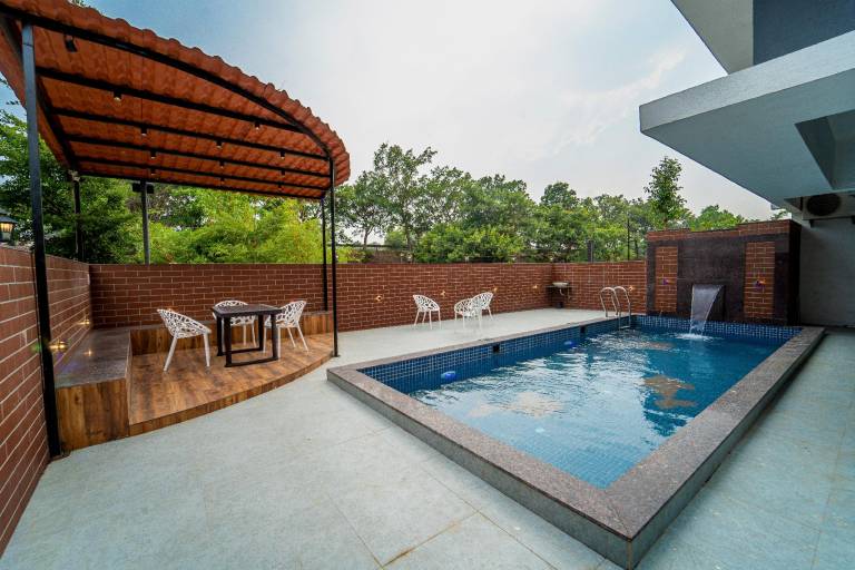 Villa with private pool, patio & yard | Dogs allowed — photo 3