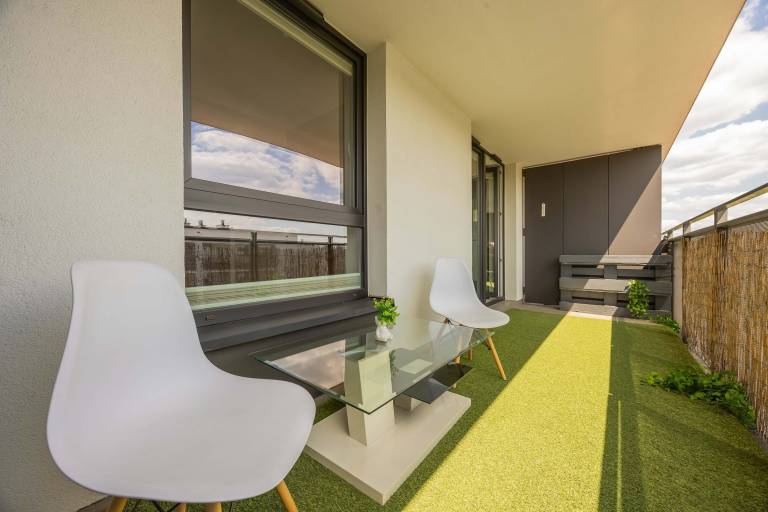 Zamkowa 5 Warszawa Modern Apartment Parking Balcony — photo 4