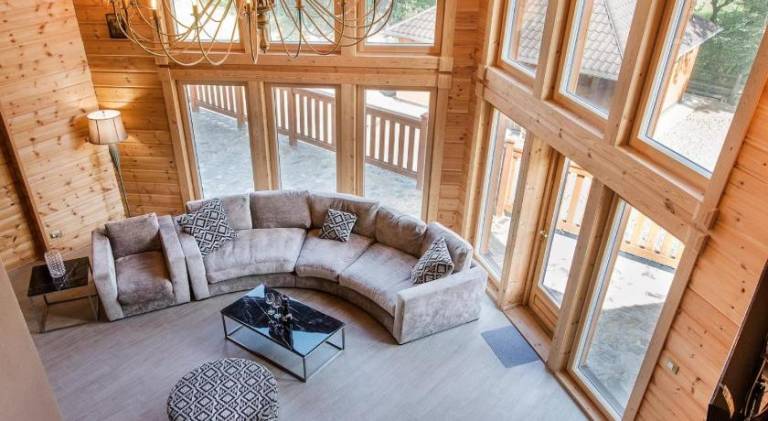 Chalet with jacuzzi — photo 3