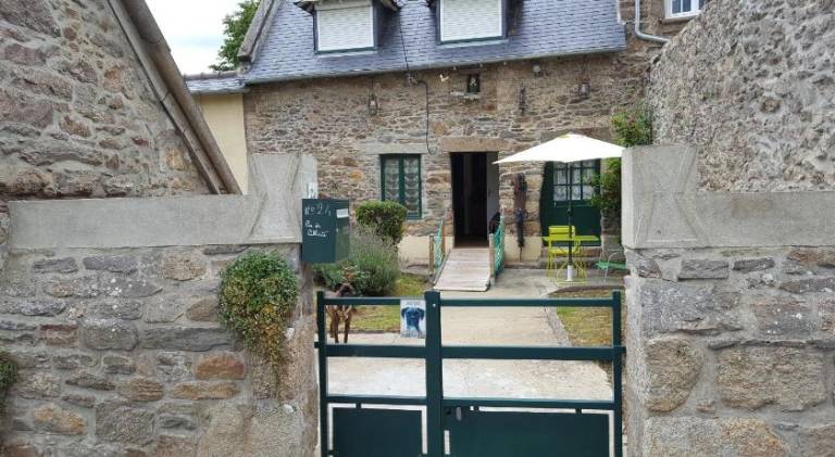 House with garden, grill & patio in Dinan